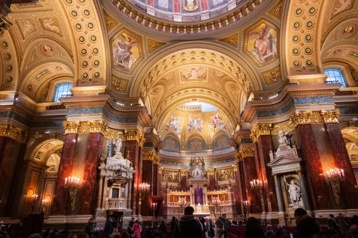 interior-of-st-stephen-s-basilica preview