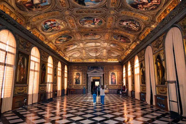 the-gallery-of-the-uffizi preview